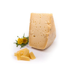 FORMAGGIO TRENTINO NOSTRANO STAGIONATO CON LATTE DI MALGA DELLA VAL DI SOLE