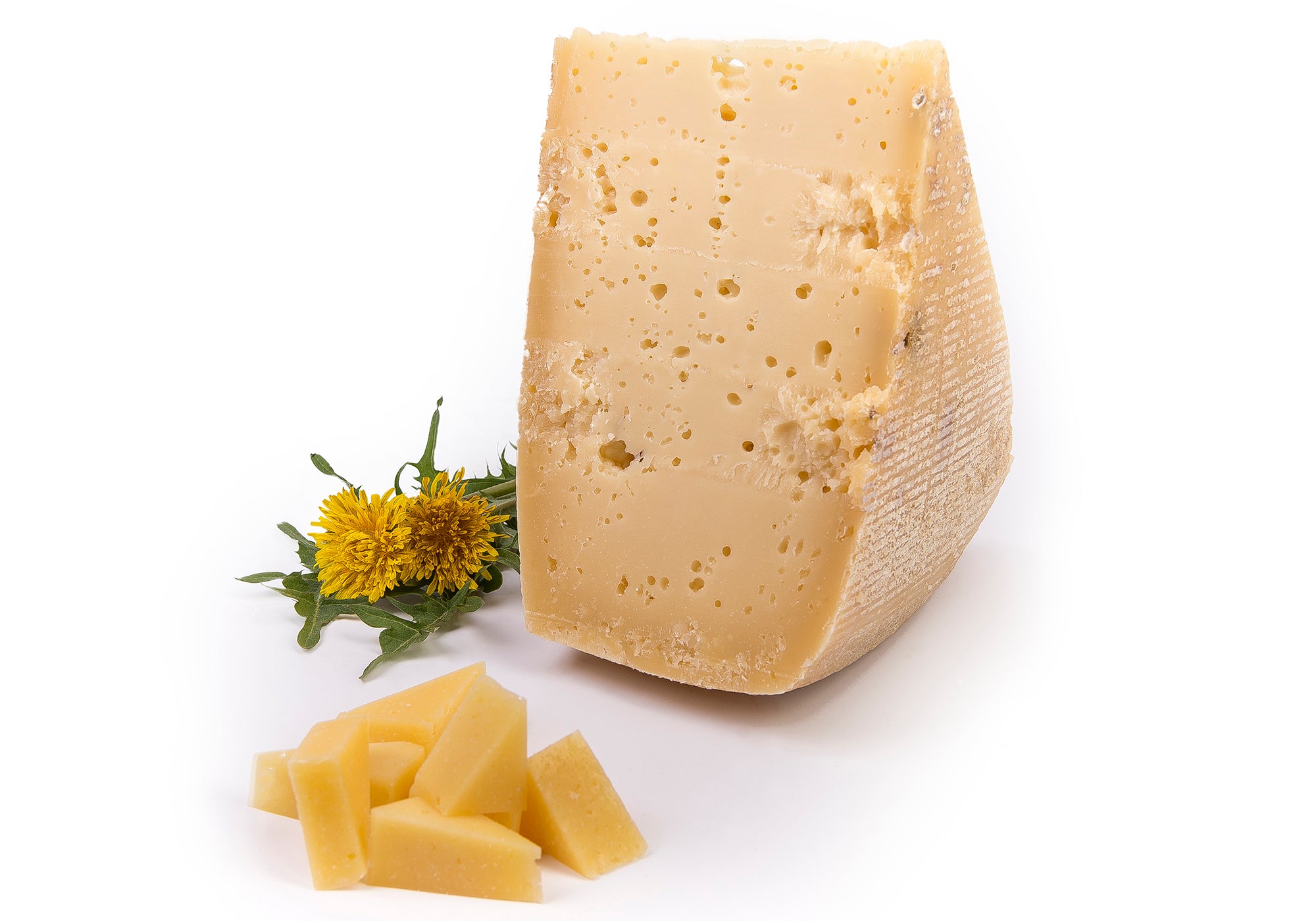FORMAGGIO TRENTINO NOSTRANO STAGIONATO CON LATTE DI MALGA DELLA VAL DI SOLE